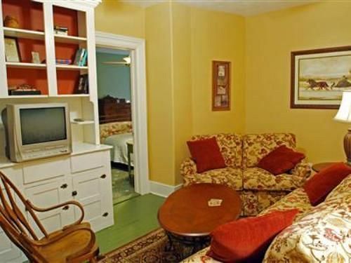 Grape Arbor Bed And Breakfast North East Room photo