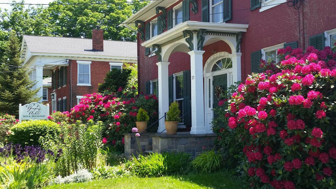 Grape Arbor Bed And Breakfast North East Exterior photo