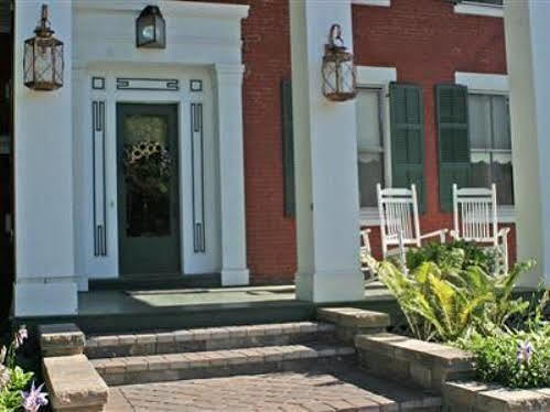 Grape Arbor Bed And Breakfast North East Exterior photo